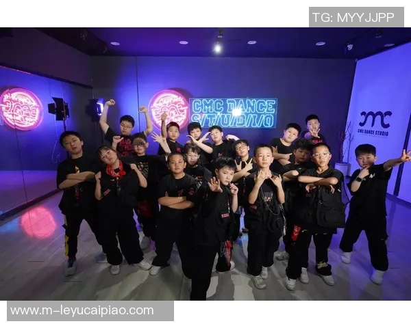 实时新闻赛后分析上海街舞队与西安街舞队的战术对决与精彩瞬间回顾